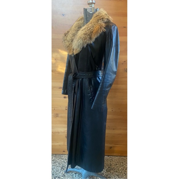 *SOLD* Vintage leather coat/trench - Picture 3 of 12